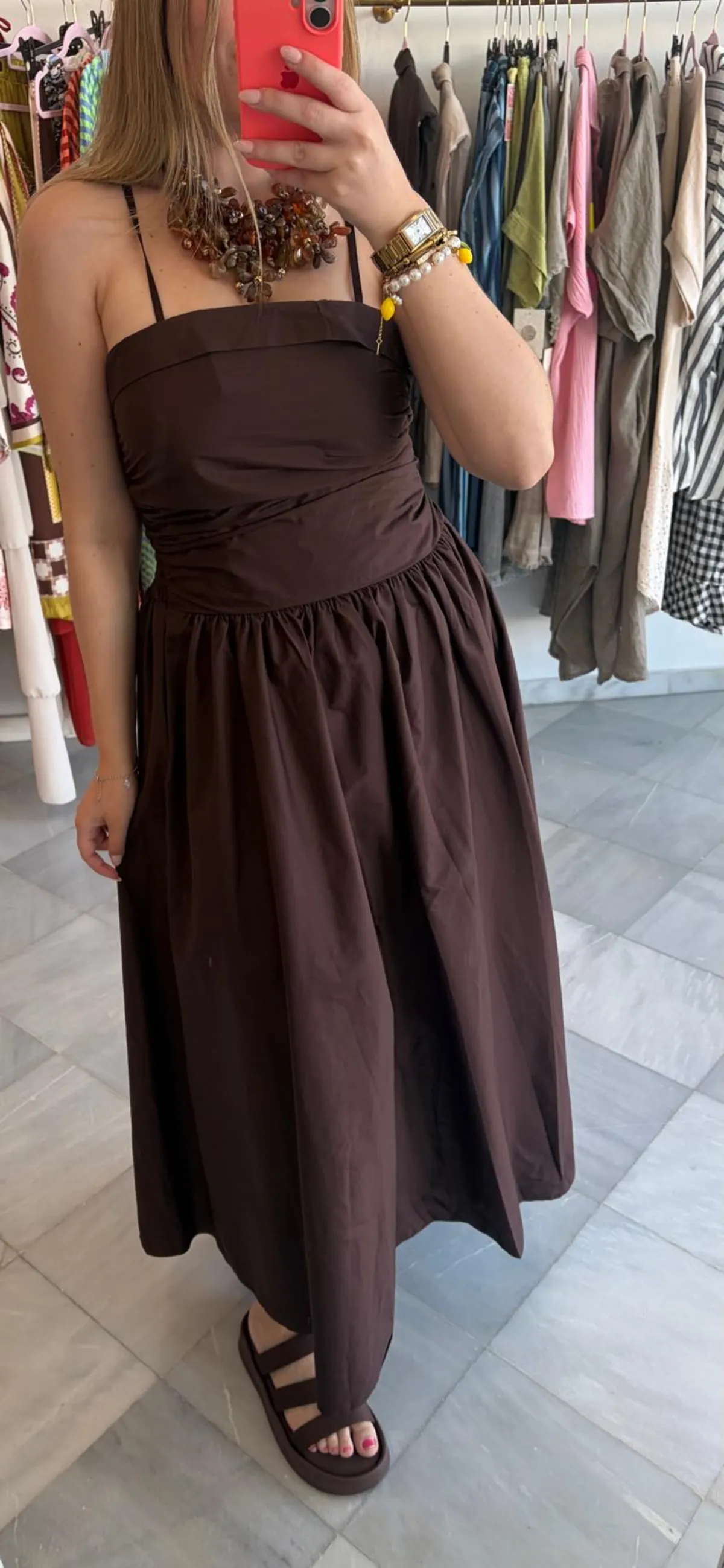Vestido Libertad — vestido largo de tafetán marrón